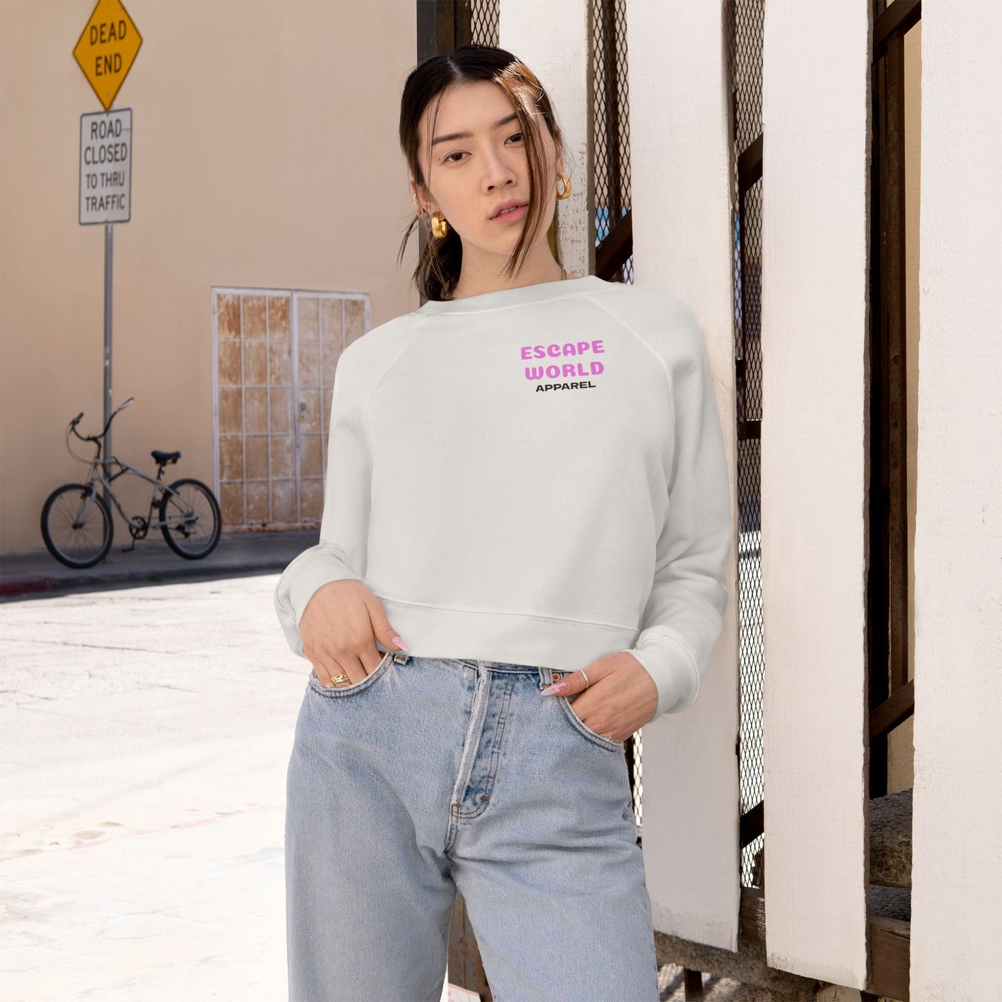 Escape World Cropped Crewneck